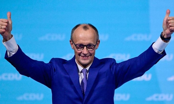 بعد تصريحات ميرتس حول “مشهد المدن” والمهاجرين.. شباب مسلمون ينظفون المدن الألمانية من مخلفات رأس السنة